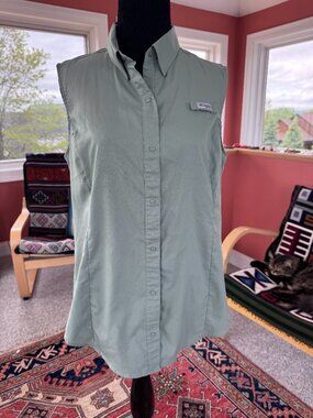 Columbia PFG sleeveless fishing shirt in sage green, size L.